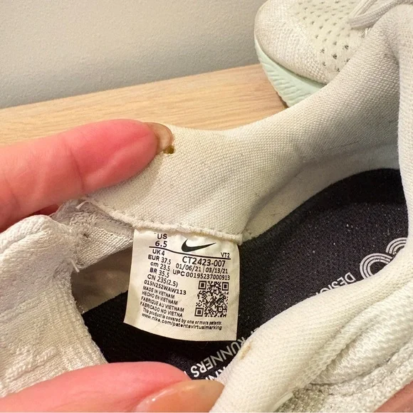 Nike Cream and Pink Sneakers with React Foam - Picture 7 of 8